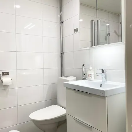 Fresh 2br-apartment With Free Parking